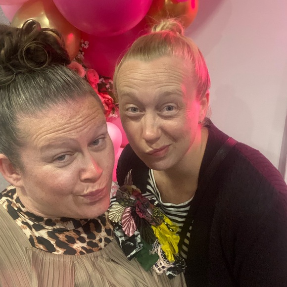 Meet your Posher, Veronica - Picture 2 of 5